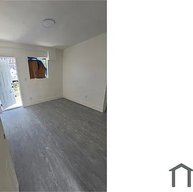 50 NW 71st St — Photo 5