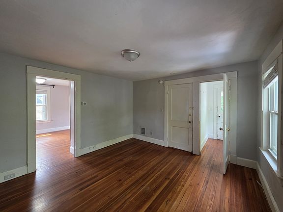 5th image of 8 N Bank St #B-2