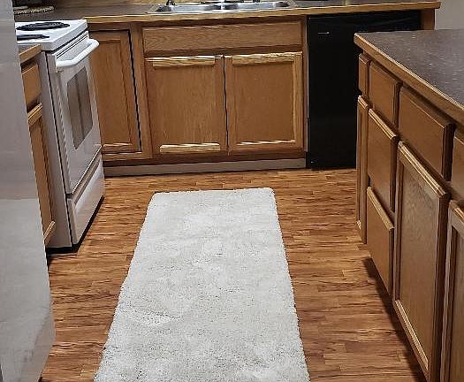 4th image of 13839 Hunterwood Ln #116