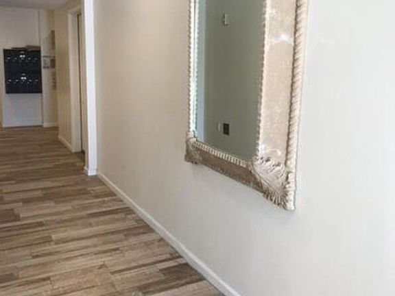 2nd image of 1654 Greenfield Ave #401