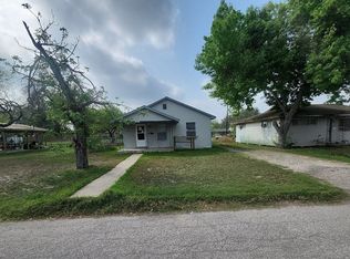 1014 Jefferson St, Alice, TX 78332