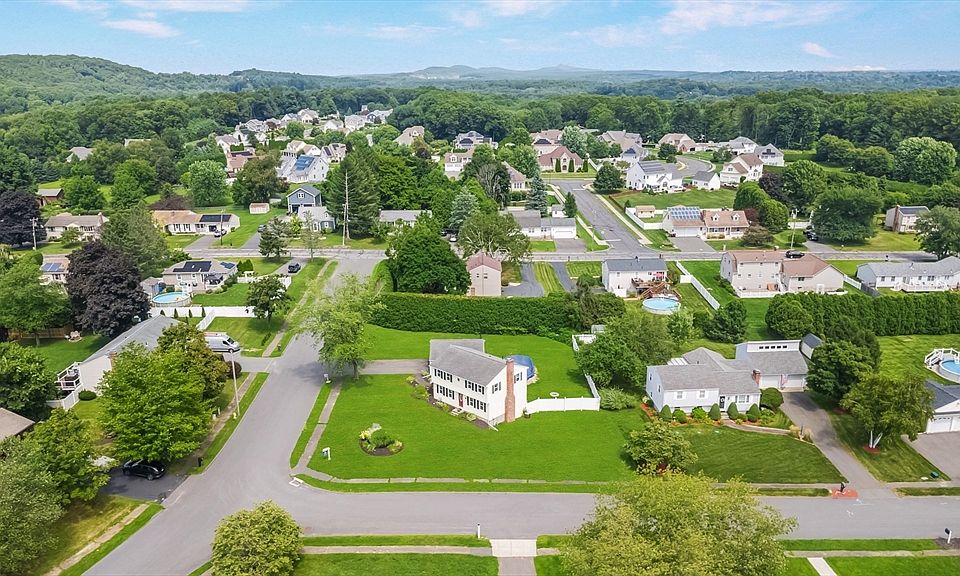 1st image of 9 Stony Hill Rd