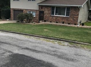 32 Shawnee Dr, West Frankfort, IL 62896