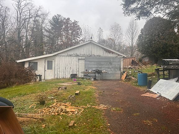 5th image of 140 Treadway Ln