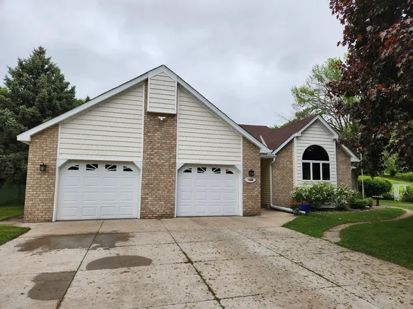 7488 Newbury Rd, Woodbury, MN 55125
