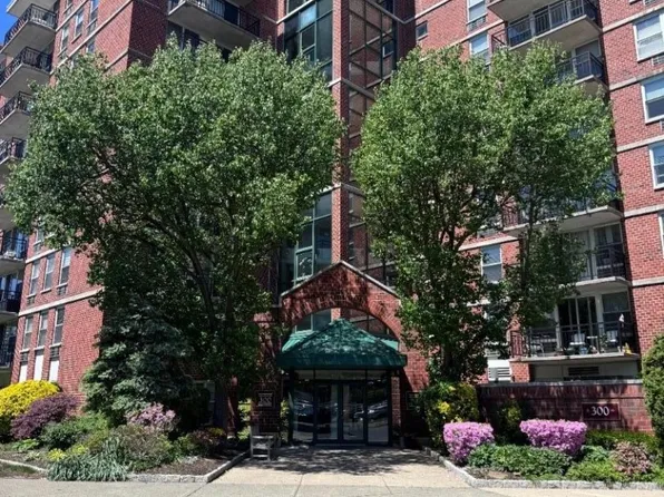 300 Main St #803, Little Falls Twp., NJ 07424
