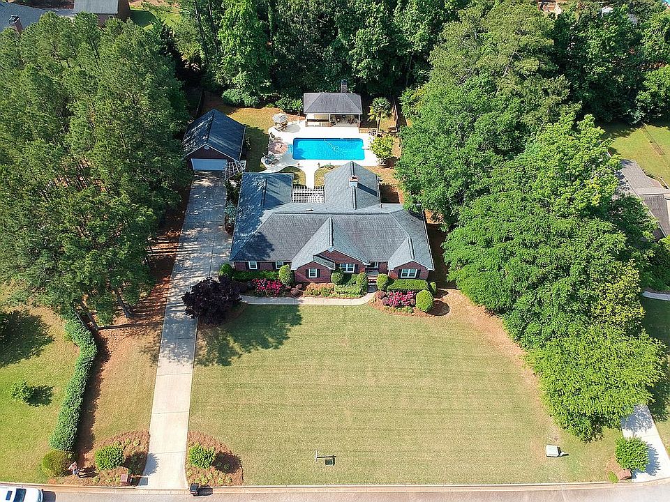 1st image of 307 Dogwood Trce