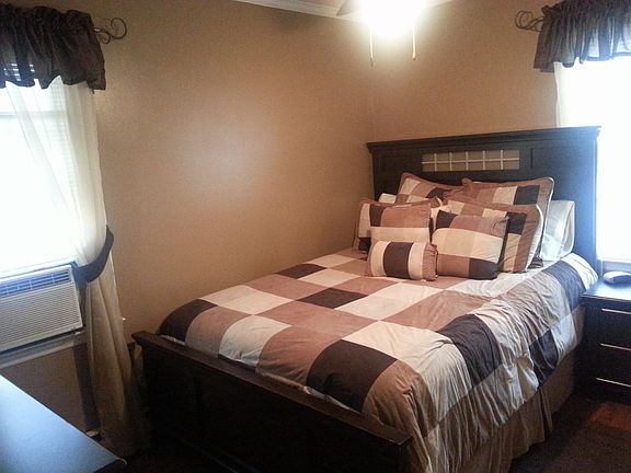 3rd image of 107 Willow Pl