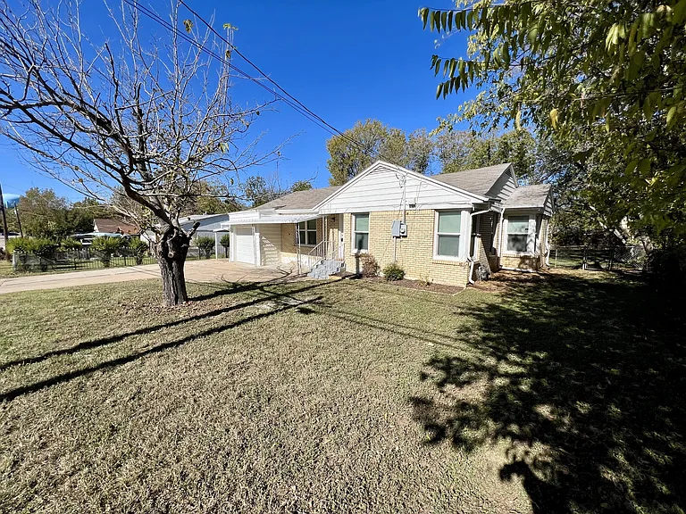 3225 Knox St — Photo 3