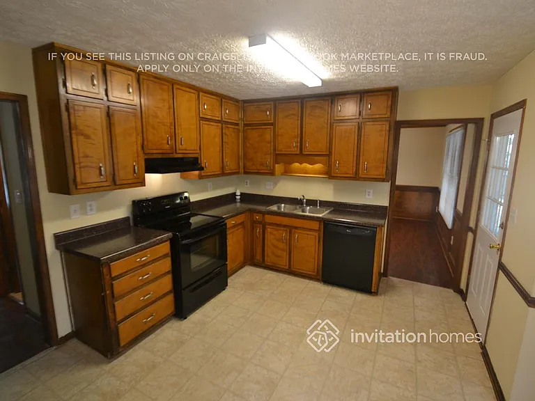 2870 Spring Ridge Cir — Photo 4