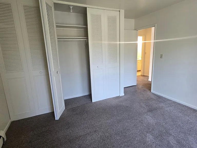 Mulford Park Apartments — Photo 6