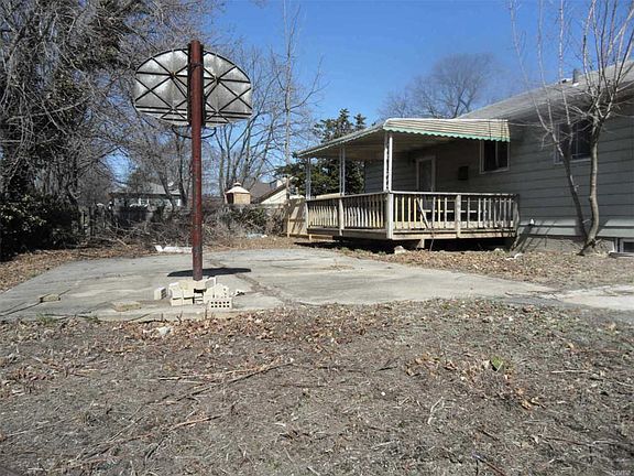 2nd image of 555 Pinebrook Ct