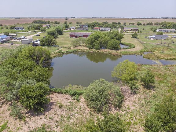 2nd image of 394 Emerald Glenn Ln
