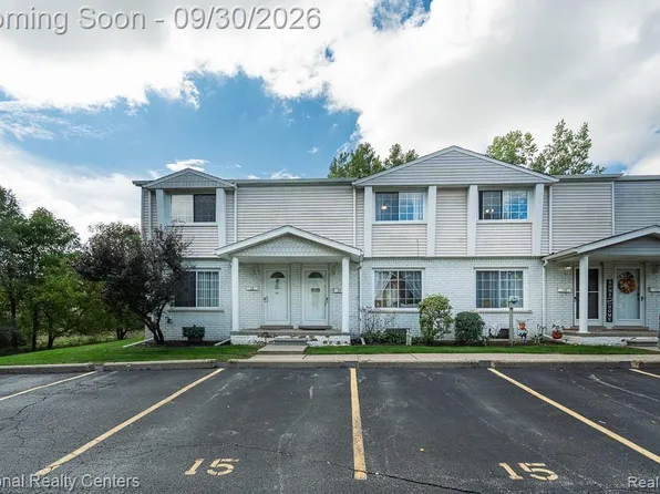 67976 Van Dyke Rd Unit 15, Washington, MI 48095
