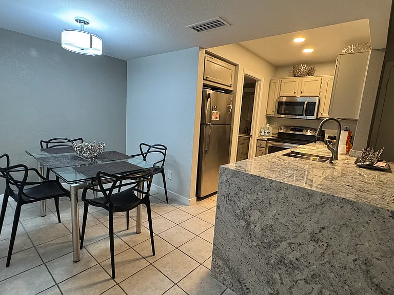E Belleview Pl — Photo 66