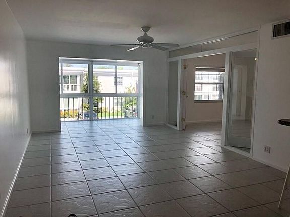 5th image of 6469 Bay Club Dr APT 3