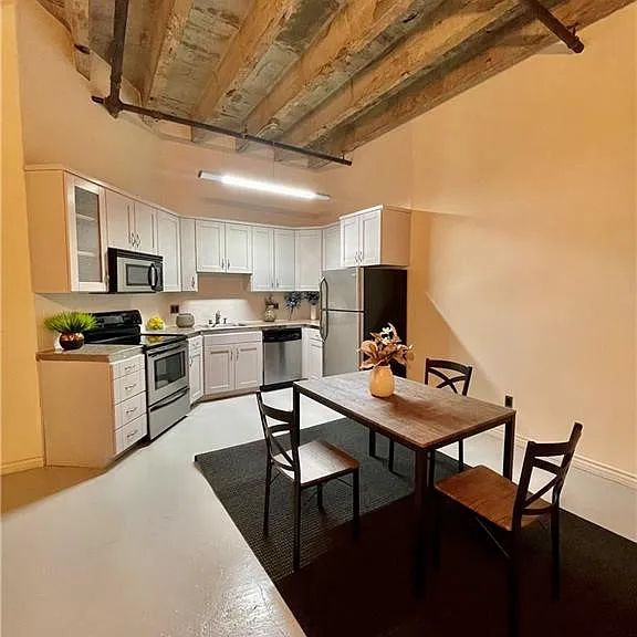 312 W 5th St #609 — Photo 2