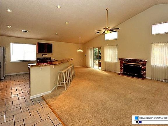 Living room w/ Fireplace