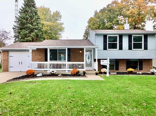 2909 Northshore Dr, Toledo, OH 43611