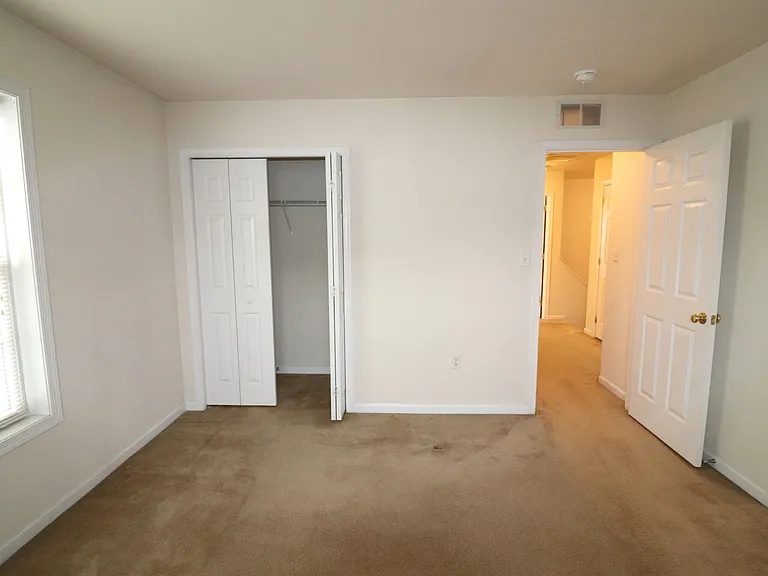 13 Broderick Ct — Photo 25