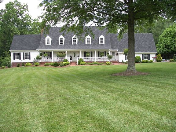 2nd image of 369 Country Club Road Ext