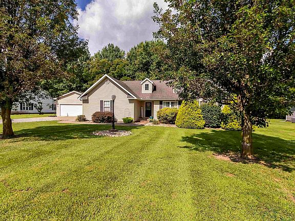 3rd image of 15271 Rue Belle Ln