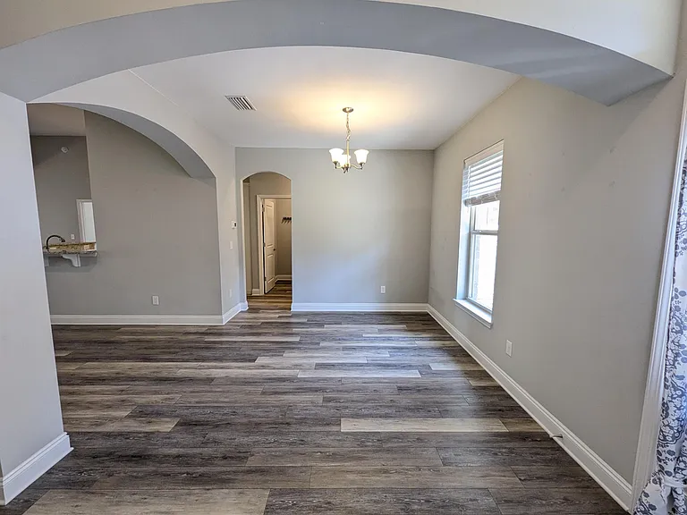 3135 Hickory St — Photo 3
