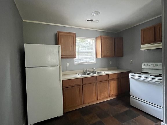 4th image of 497 E Cooper St #1
