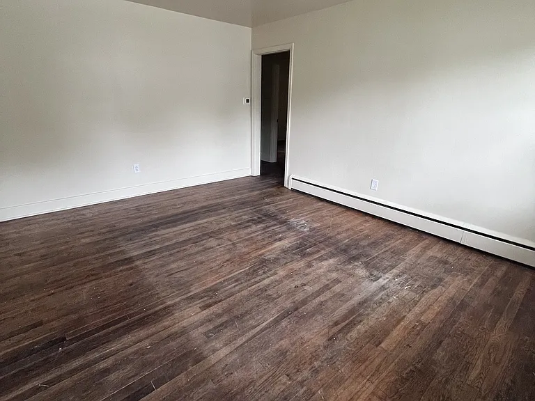 815 Spring Ave — Photo 2