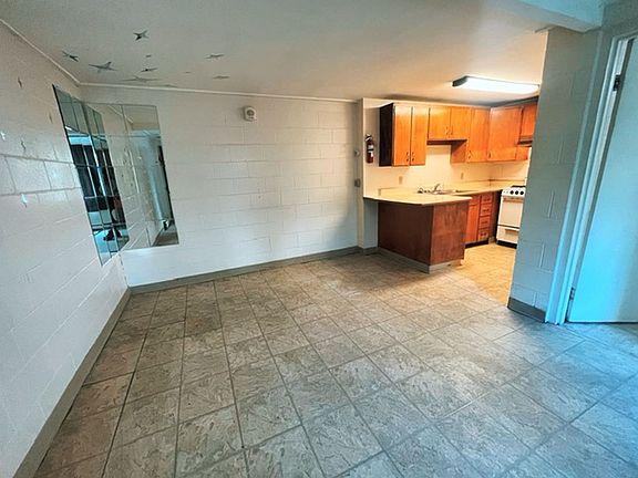 4th image of 2204 W Northern Lights Blvd #6