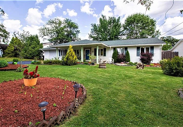 411 Sussex Dr — Photo 24