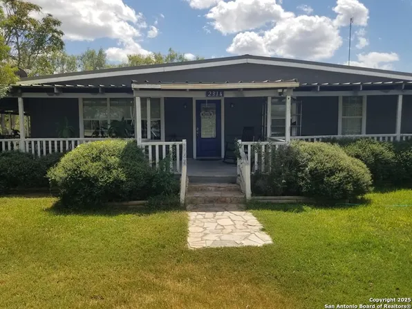 2314 CR 408, Beeville 78102