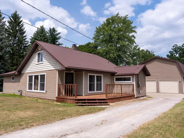 206 W Railway St, Coleman, MI 48618