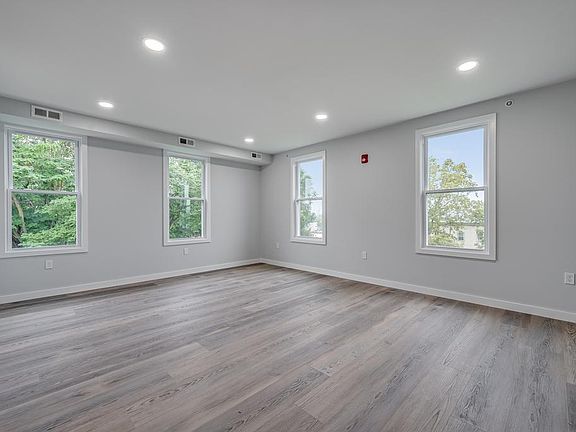 2nd image of 3615 Melon St #4