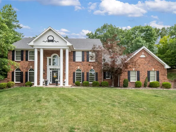1501 Honey Locust Ct, Chesterfield, MO 63005