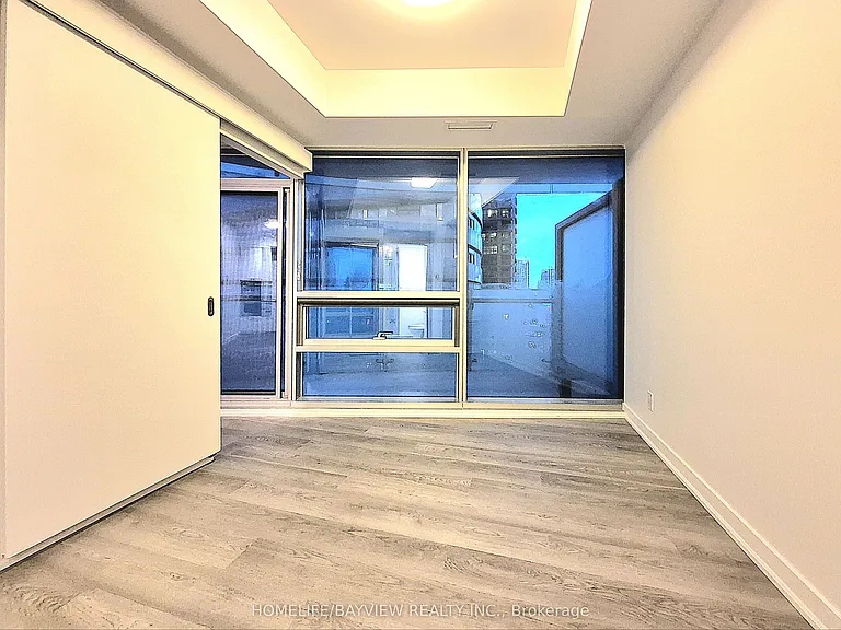 14 York St #1305 — Photo 11