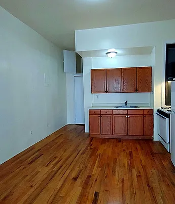 Rented by Moss Realty Company | media 13