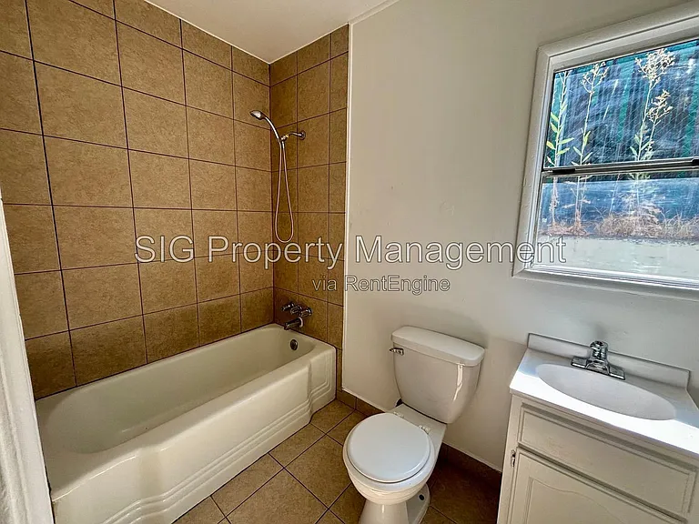 10156 Helendale Ave #1/4 — Photo 4