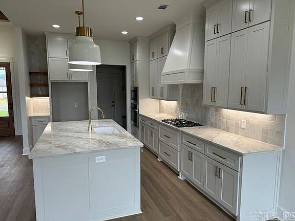 5th image of 2372 Holly Hill Dr