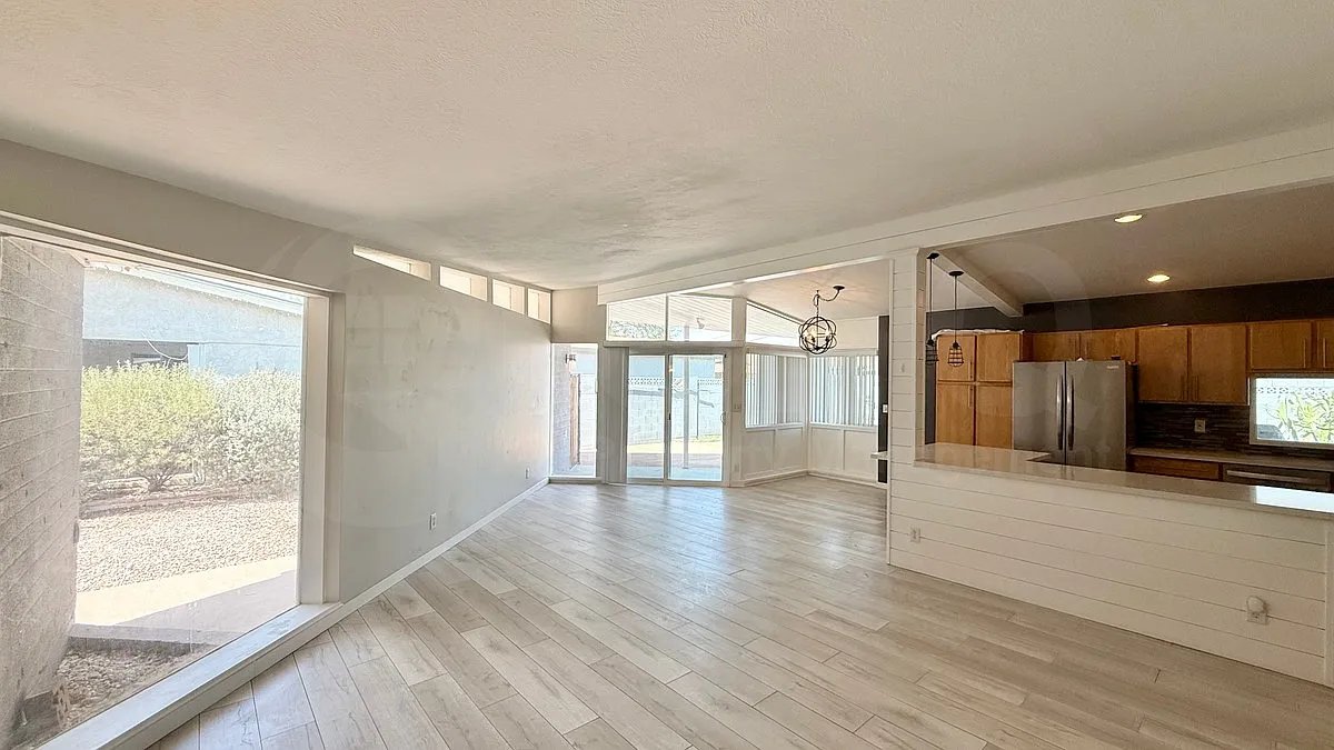 3 bed, 2.0 bath, 1640 sqft, $2,549 — Photo 4