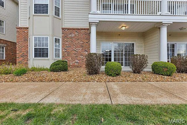 115 Saint James Ct — Photo 9