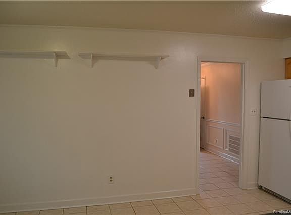5th image of 11818 Mirror Lake Dr