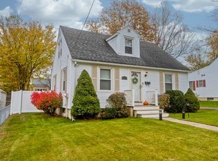 91 Lancaster St, Springfield, MA 01118
