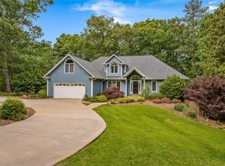 350 Majestic Shores Rd, Hartwell, GA 30643