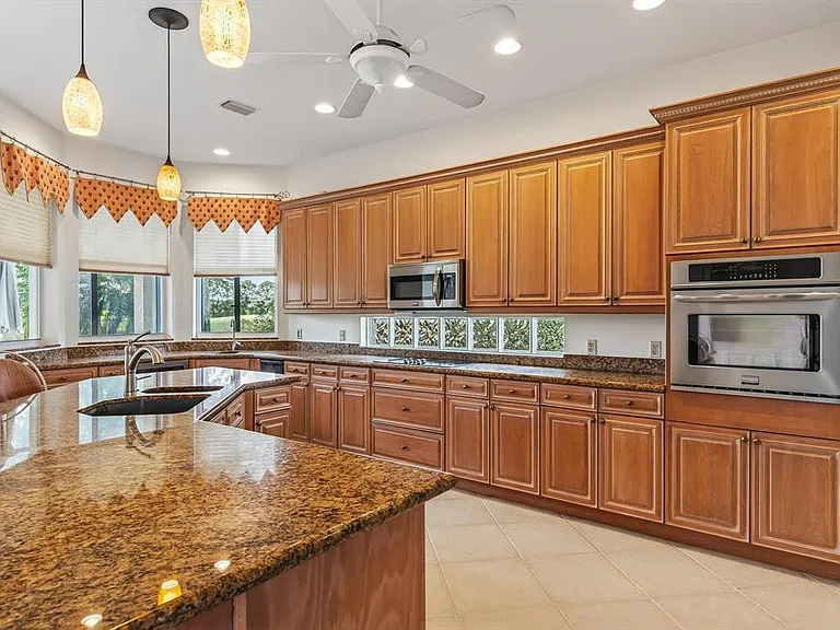 3210 Bent Pine Dr — Photo 4