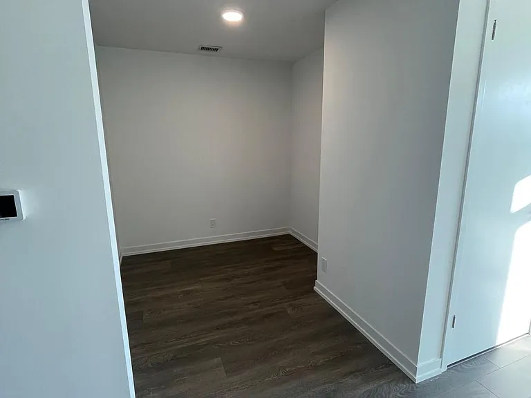 8 Beverley Glen Blvd #D-331 — Photo 11