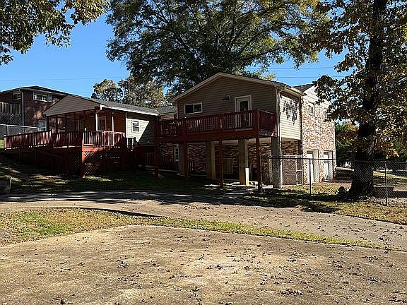 5th image of 185 Diane Ln