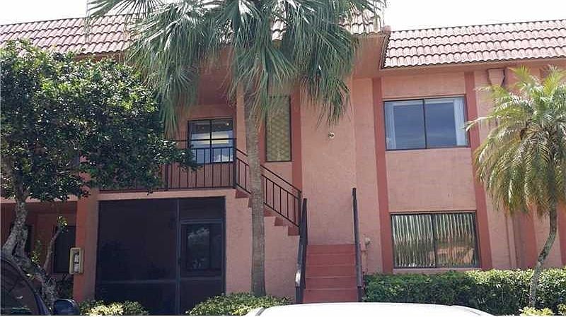 1st image of 223 Lakeview Dr