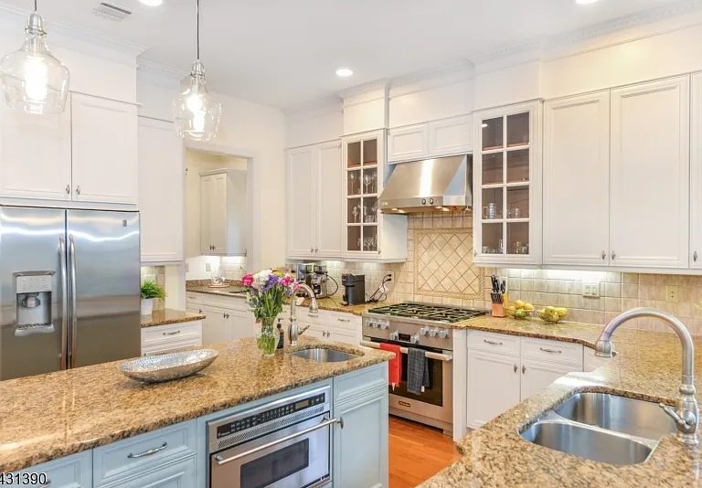 3 Christopher Ct — Photo 14