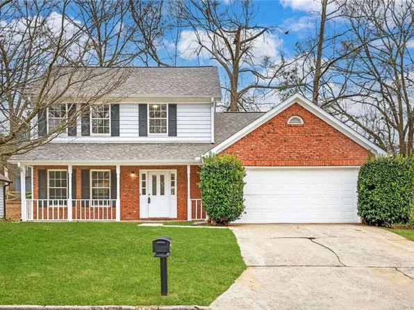 979 Oakwood Chase Cir, Stone Mountain, GA 30083